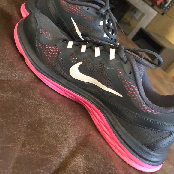 Nike sneakers - Picture 3 of 4